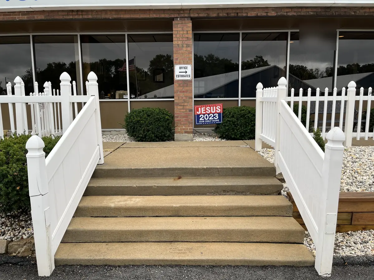 Commercial entrance and walkway cleaning after cleaning