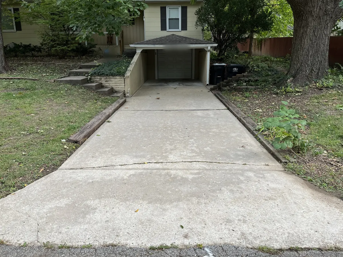 Driveway and walkway cleaning after cleaning